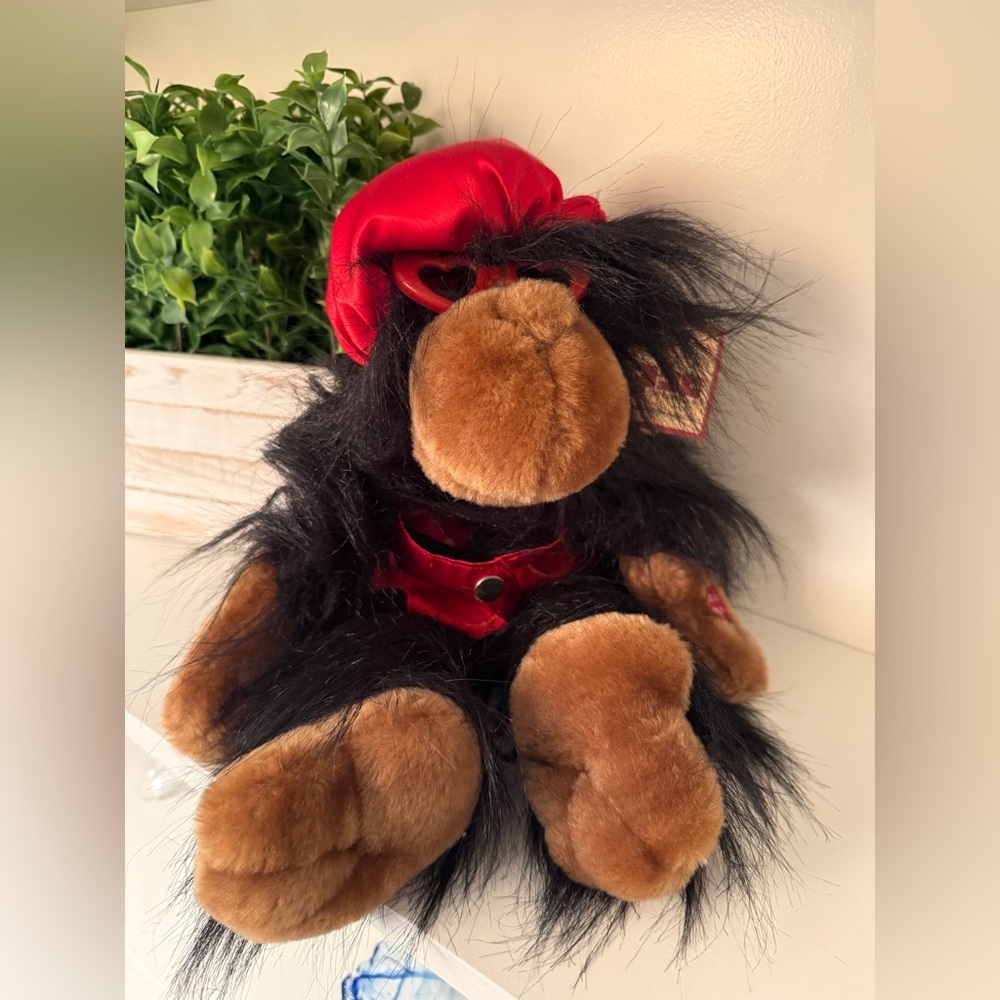 PBC Musical "Ringo" Monkey Singing “I Want Tô Hold Your Hand” by the Beatles
